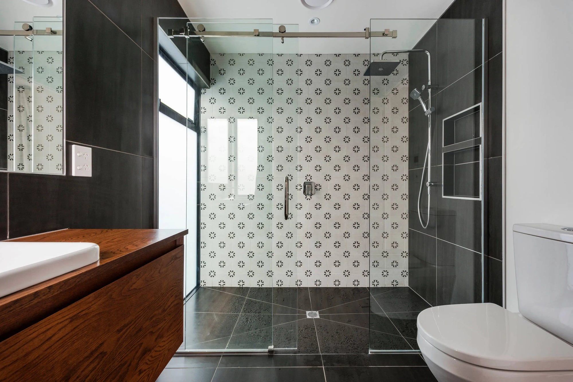 Beyond the Hype: Scientific Testing Reveals the Shocking Water Efficiency Secrets of Premium High-Pressure Showers