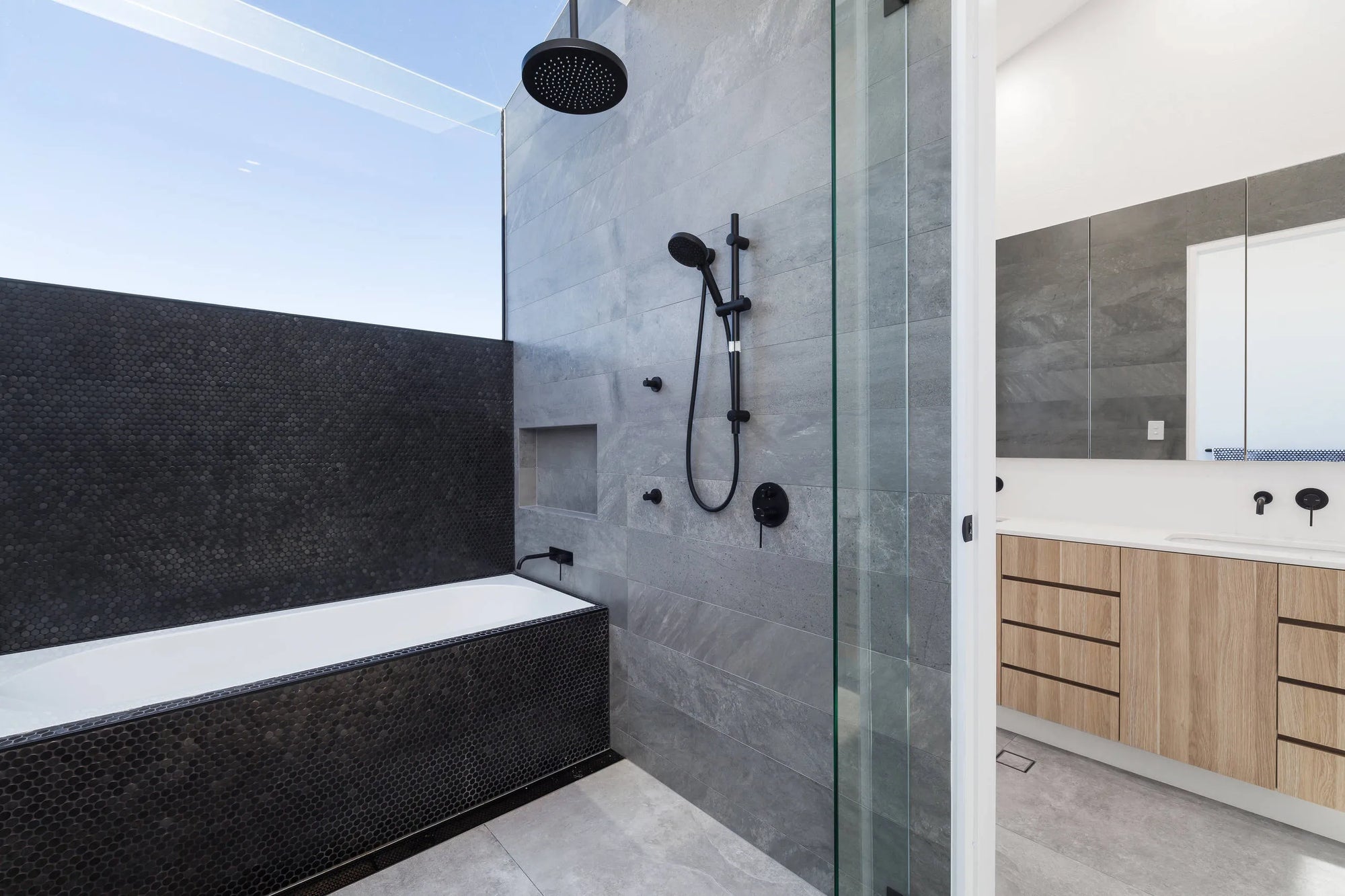 How to Clean a Blocked Shower Head: Easy Solutions for a Better Shower Experience