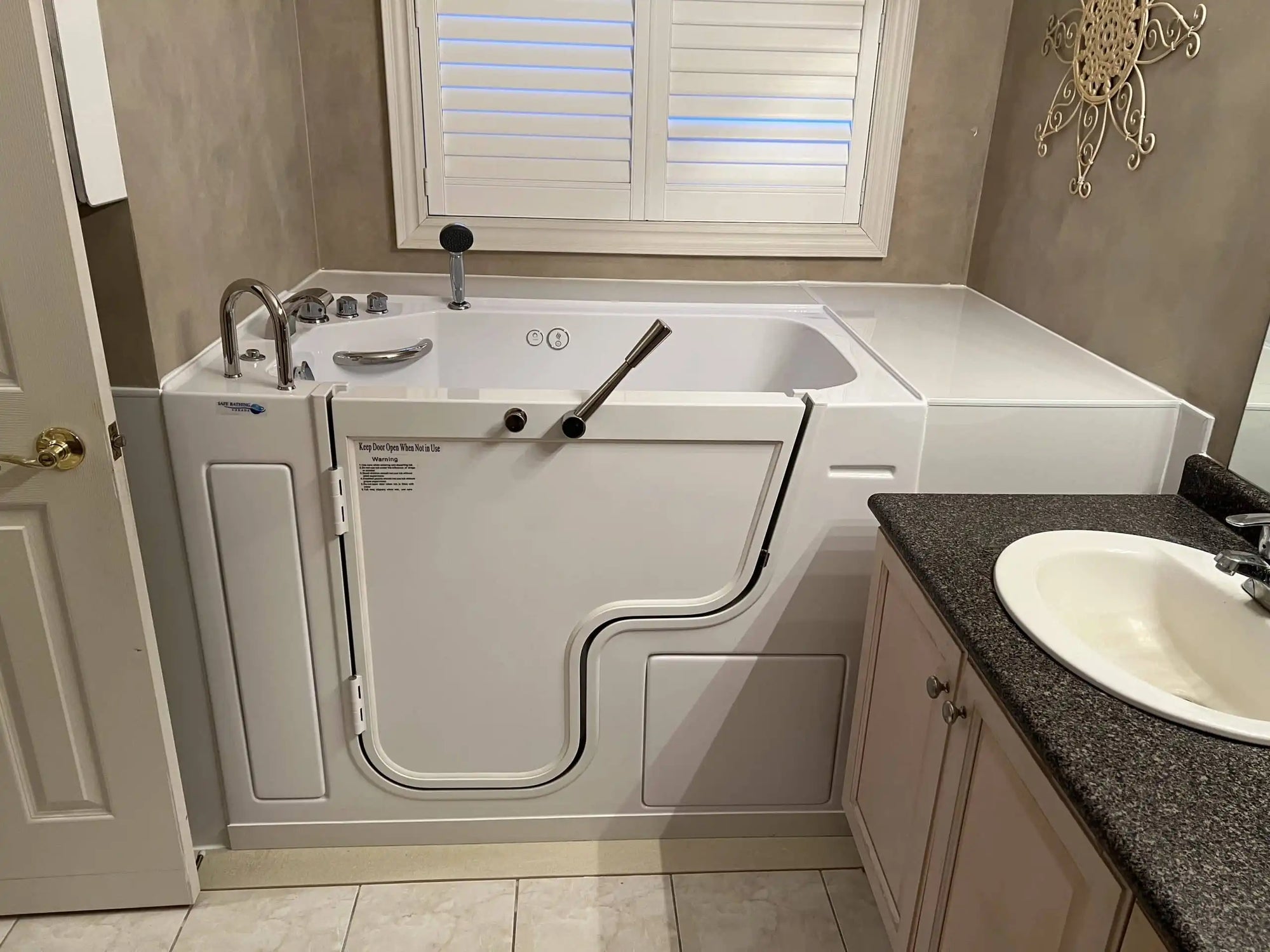 Soaking Tub Dimensions: Find the Perfect Fit for Your Bathroom Upgrade ...