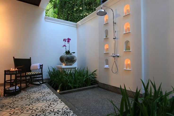 Outdoor Shower Base Ideas for a Spa-Like Ambience