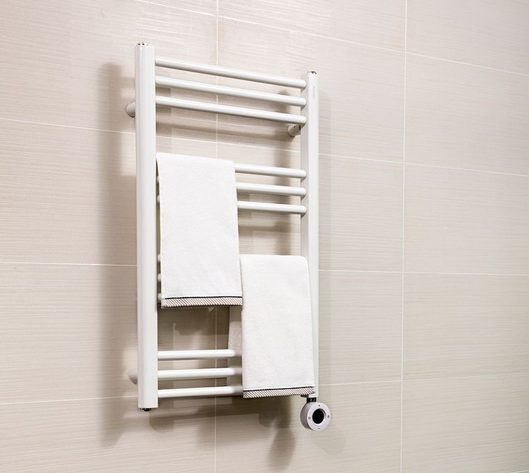 Plug-in vs. Hardwired Heated Towel Racks: Which is Right for You?